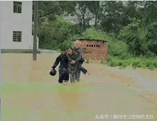 暴雨袭击！赣州多地遭遇洪水，上百人转移！市长紧急调度防汛工作