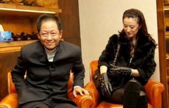 王志文和42岁有钱老婆近照，妻子是兰博基尼董事长