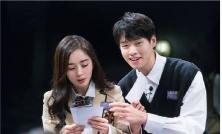 杨幂与迷弟魏大勋一起上节目演感情戏,娱乐圈