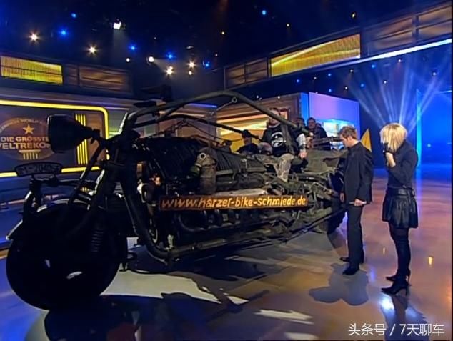 德国发烧友造出全球最大侉子摩托车,T55坦克引