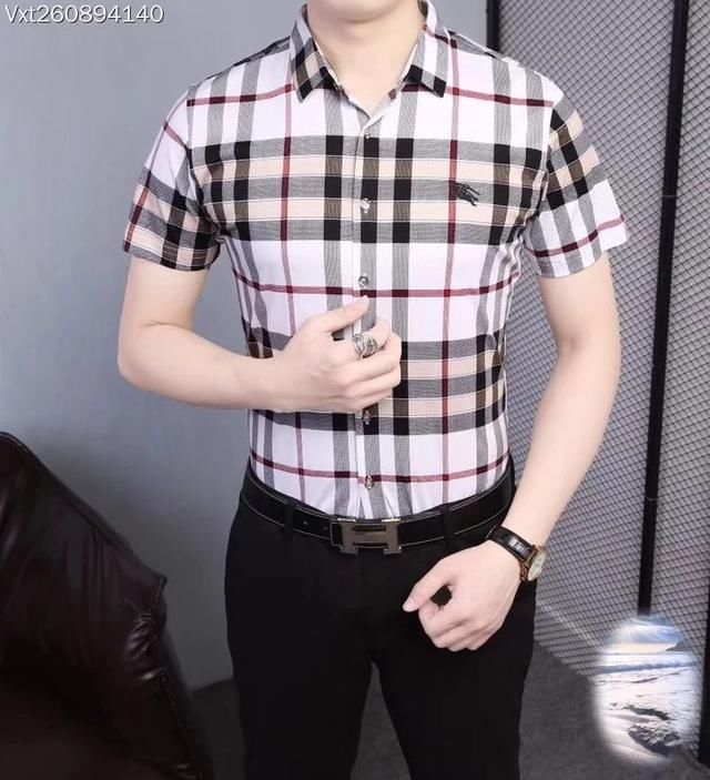 巴宝莉 蒙口2018最新品清爽型男士短袖T恤! 时