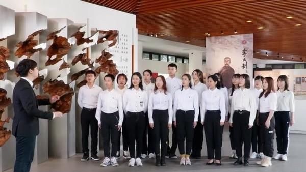 北京澳门大学生隔空合唱七子之歌
