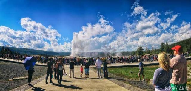 这座公园建于火山之上，比上海面积还要大，是美国最自豪的景区