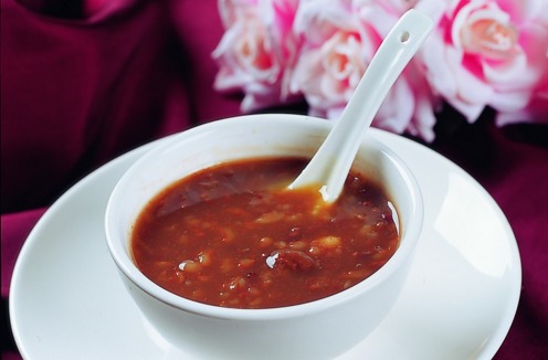 养生专家提醒:喝红豆汤可以减肥，还可美白肌肤，排毒养颜