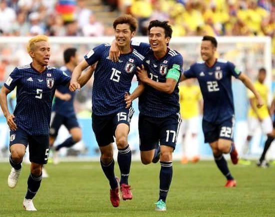 世界杯日本爆冷踢翻哥伦比亚,中国男足队员:骗