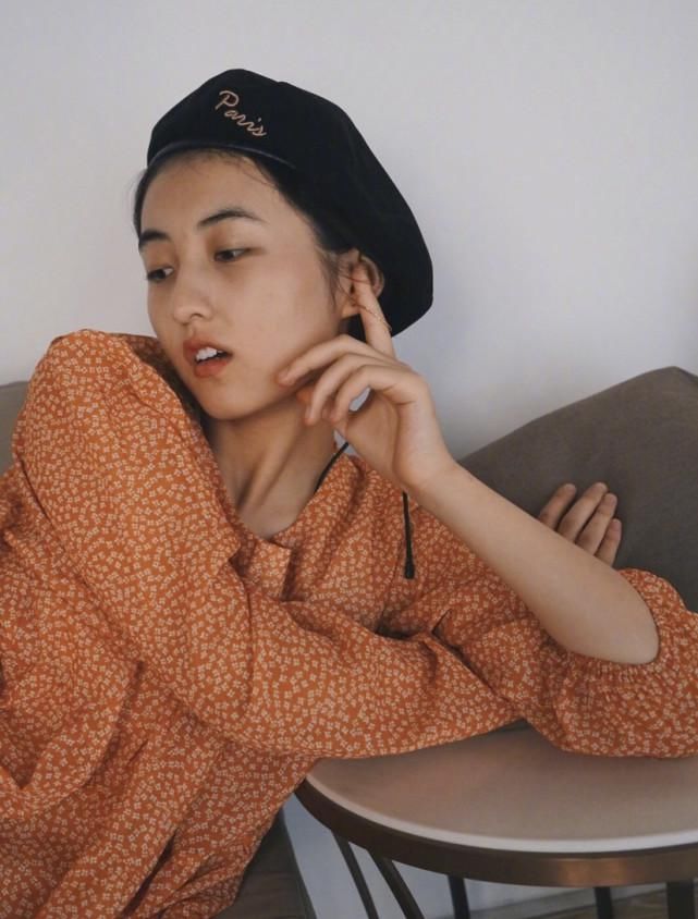 张子枫成为大学生后简单的精致太令人喜欢，痘印、小雀斑反而成加分项！
