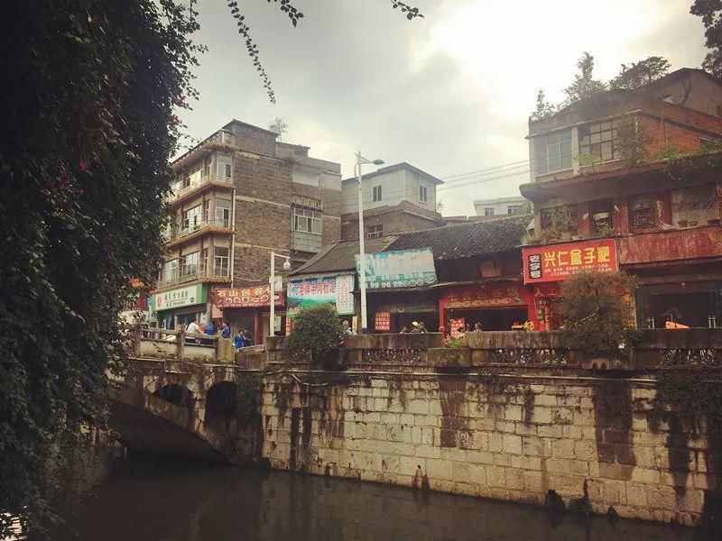 小城故事 第1期:属于兴义的烟火气--母亲河旁的