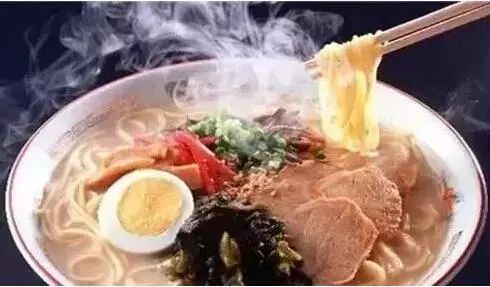 太吓人了!女子胃跑到胸腔里,吃什么吐什么!竟因