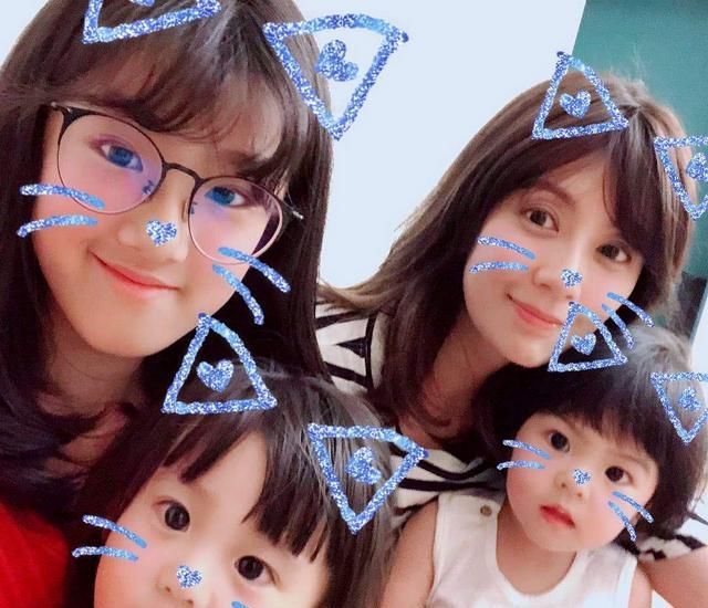贾静雯三个女儿颜值不俗，妈妈长得很漂亮，孩子的基因不会差