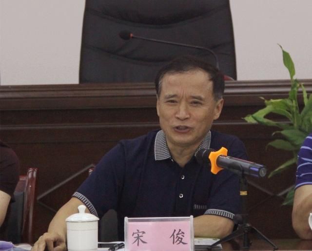 成年人的一份特殊'节日礼物'阆中检察院开展主