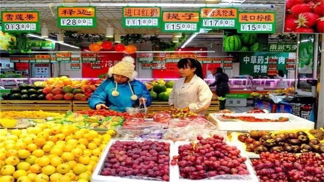 印度大妈想来中国炫富,逛完超市后想法被落空