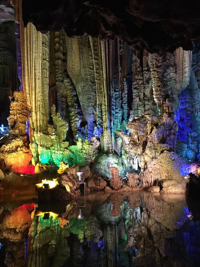 “游了银子岩,一世不愁钱”是否是真的?