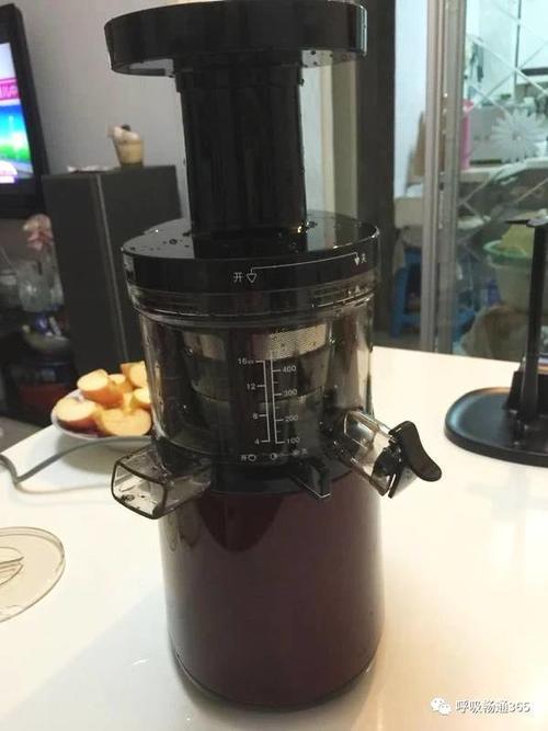 鱼腥草可以治鼻炎、鼻窦炎,用法简单,一学就会