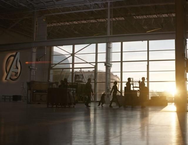 《复仇者联盟4》定档海报 4.24无限传奇史诗终