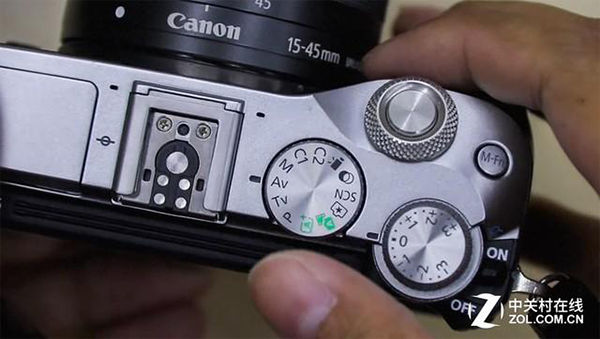 拍照怎么拍出佳能的感觉 t01aa8d17c242d22167.jpg