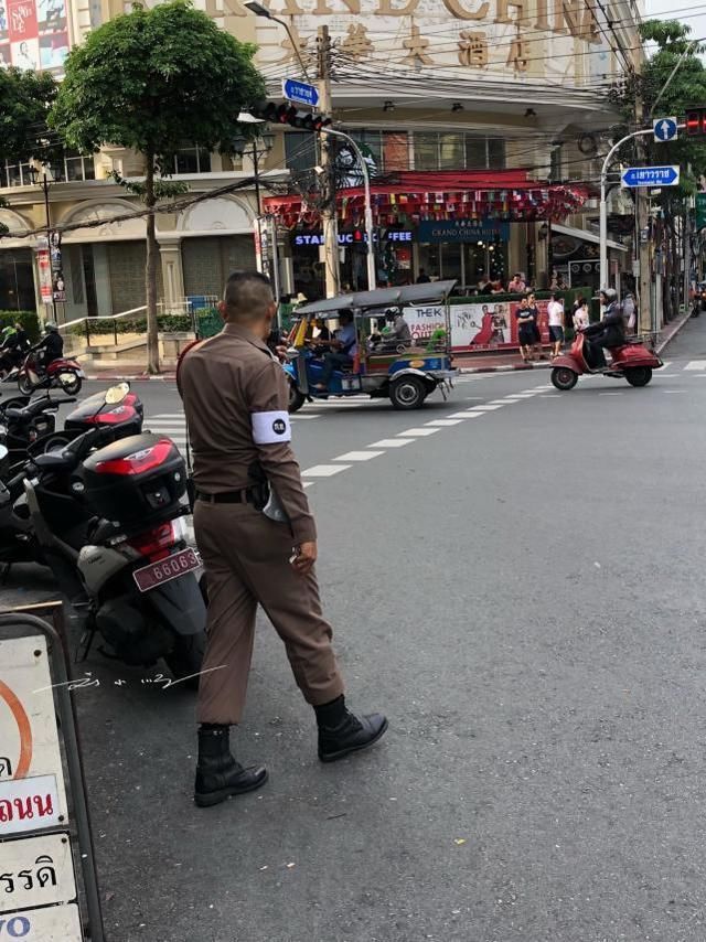 泰国警察为什么都穿着“性感”的紧身制服?原因大多数人想不到! 盈丰娱乐棋牌