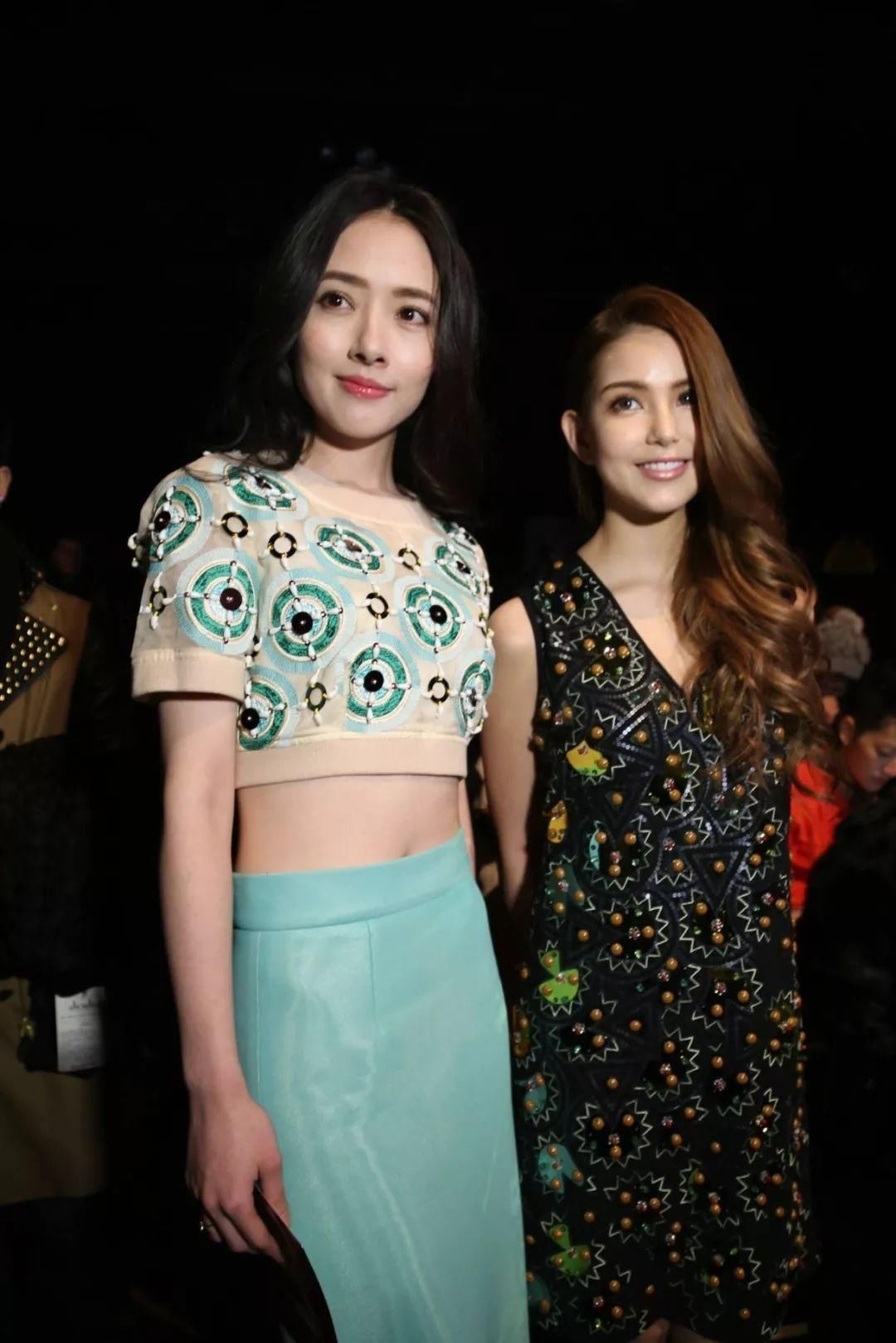 郭碧婷坐地铁被夸仙女,几个月前的偶遇照却颜