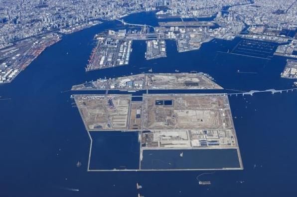 航拍日本海上垃圾填埋场:相当于再造一个岛,世