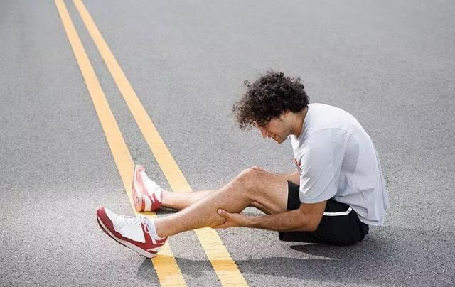 糖尿病运动降血糖好,但有人说跑步爬楼伤膝盖