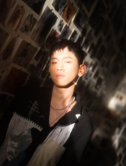 5月份即将回归的歌手:龙俊亨出solo,第6个乐团