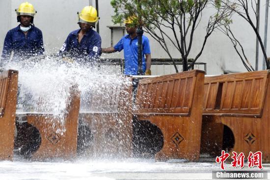 斯里兰卡爆炸一周后 清理圣安东尼教堂