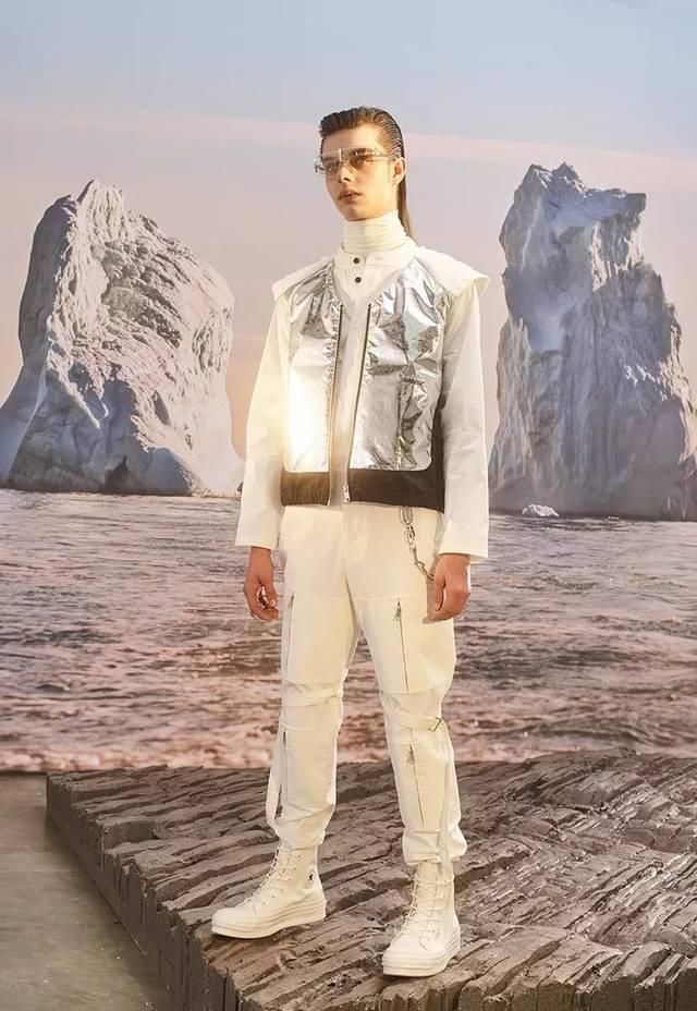 没近视的人戴的眼镜