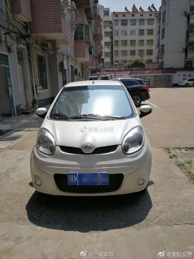 新能源汽车上路不需驾照?安陆六旬老汉无证驾