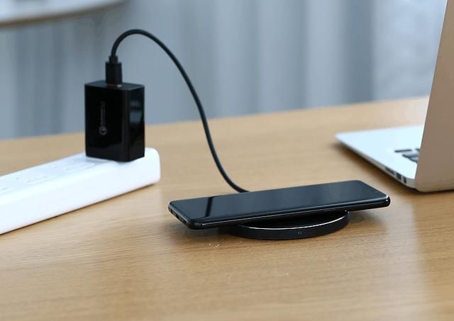 苹果升级iOS 11.2可支持7.5W快充,绿联无线充