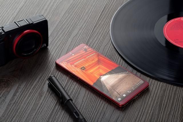 坚果Pro 2图赏:锤子5年来最好的手机,全面屏时