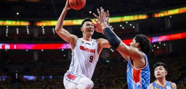 终于明白为什么广东男篮不担心新疆启用亚当斯