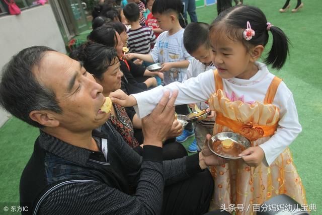 四岁女童上幼儿园被劝退，宝妈悔不当初，只因爷爷奶奶这样教孩子