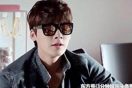 李易峰炫富都这么幽默,一句话逗笑在场所有人