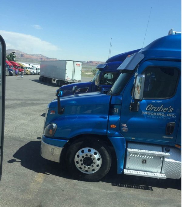 想去美国当卡车司机?请先获得美国卡车司机驾校毕业证书