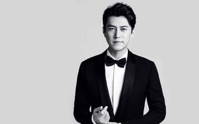 靳东与胡歌前女友江疏影甜蜜牵手?宠妻日常复