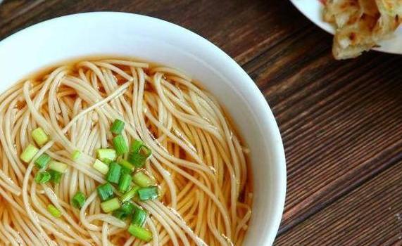 煮面条记住“3不做”，煮出的面条又香又有嚼劲，清汤白面都好吃