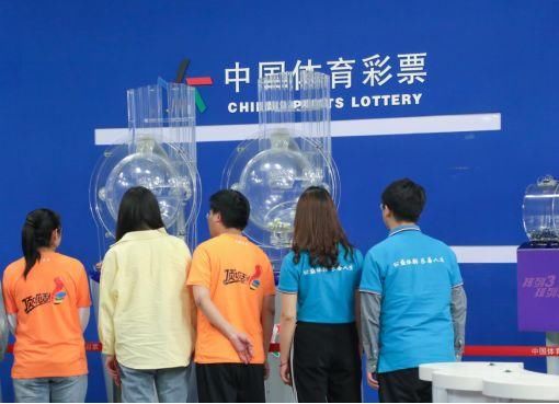 奥运冠军贾占波领衔,体彩受助人与一线工作者