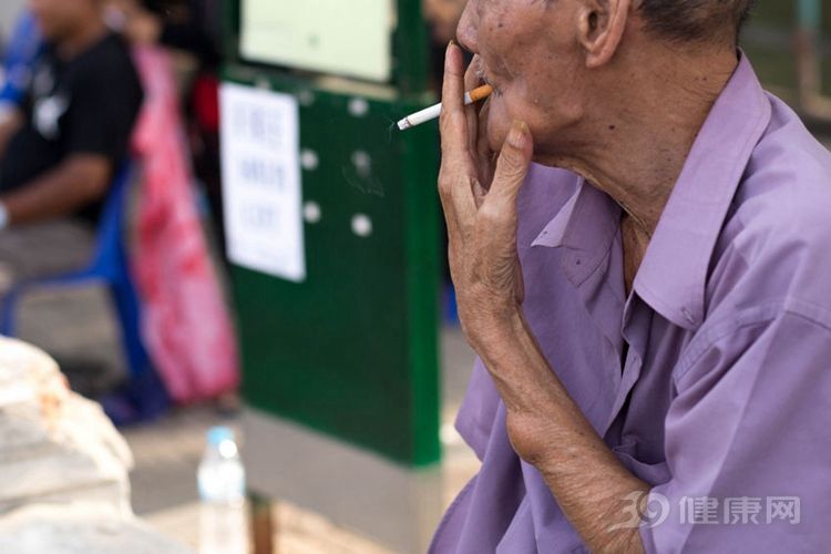 不得胃病的人，4件事再喜欢也不会做！你该“刹车”了