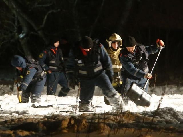 俄罗斯客机坠毁致71人遇难 黑匣子受损严重 暂停飞同型飞机