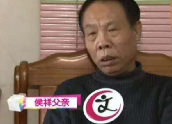 不老童星侯祥：18岁出道，演11年儿子，与妻子同框像母子