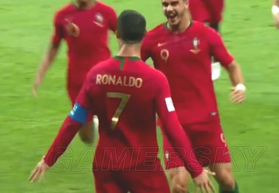 在《实况足球2018》中还原世界杯C罗任意球世