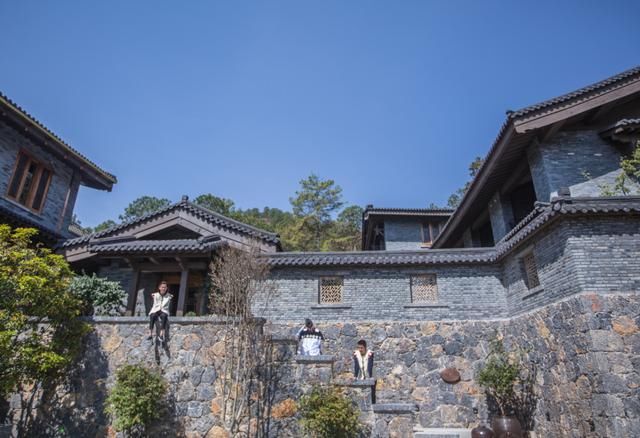 寻访香格里拉，穿越滇藏秘境，看一看那里的人那里的生活