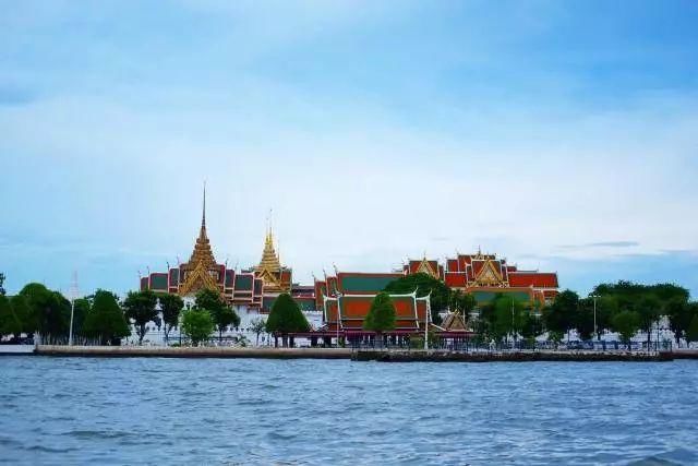 在泰国旅游如果你只有1000株可以做些什么?