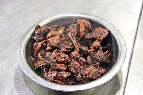 无水煨牛腩?秘制香料打出我们酒店招牌菜!