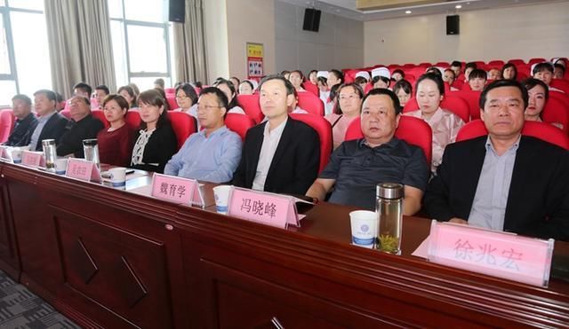 市二院举办纪念五四运动100周年演讲比赛