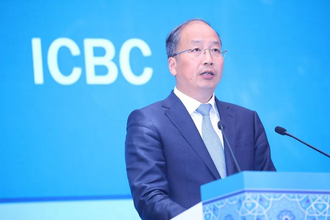 最新银行薪酬榜!平安老总478万、人均35万,易