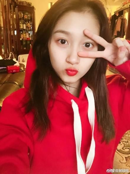 身高不是障碍,年龄不是问题!鹿晗关晓彤结伴游