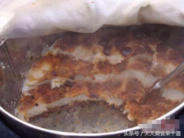 路边的土味小吃，路人们说真脏，食客们却说：你想吃还不一定能买