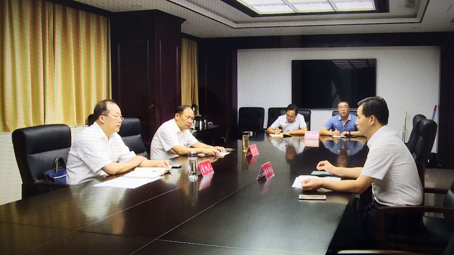 董旭光与各乡党委书记就扫黑除恶专项斗争履职