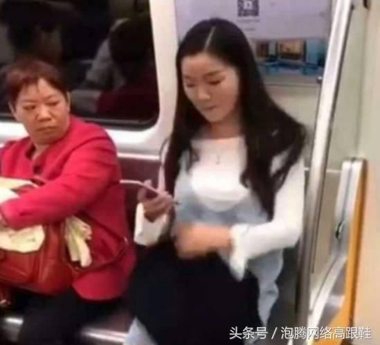 怀孕女子乘地铁获得男子让座,下一幕女子的举动让所有人瞠目结舌