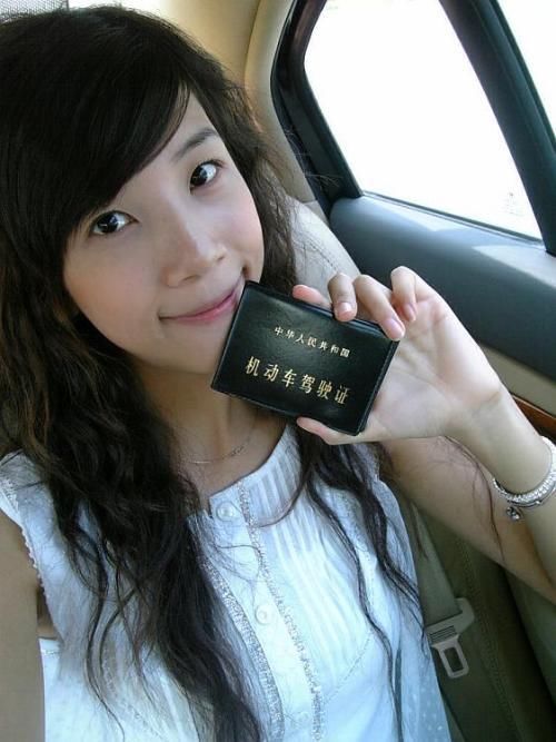 机动车驾驶证证夹及塑封或将取消,网友建议和